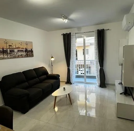 Antares 2 Bedroom Apartment In Gzira