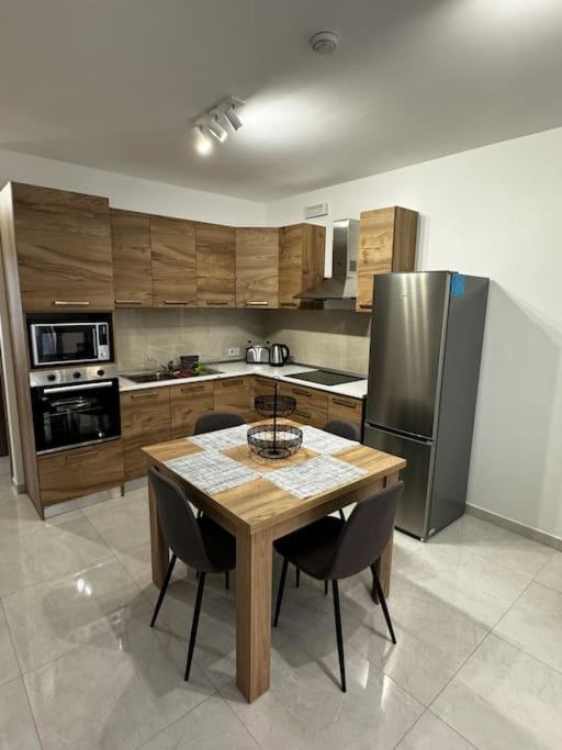 Antares 2 Bedroom In Apartment Gzira